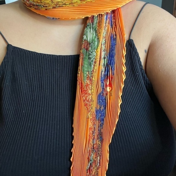 HERMES chapeau Carre 90 Multicolor Silk - Picture 16 of 17